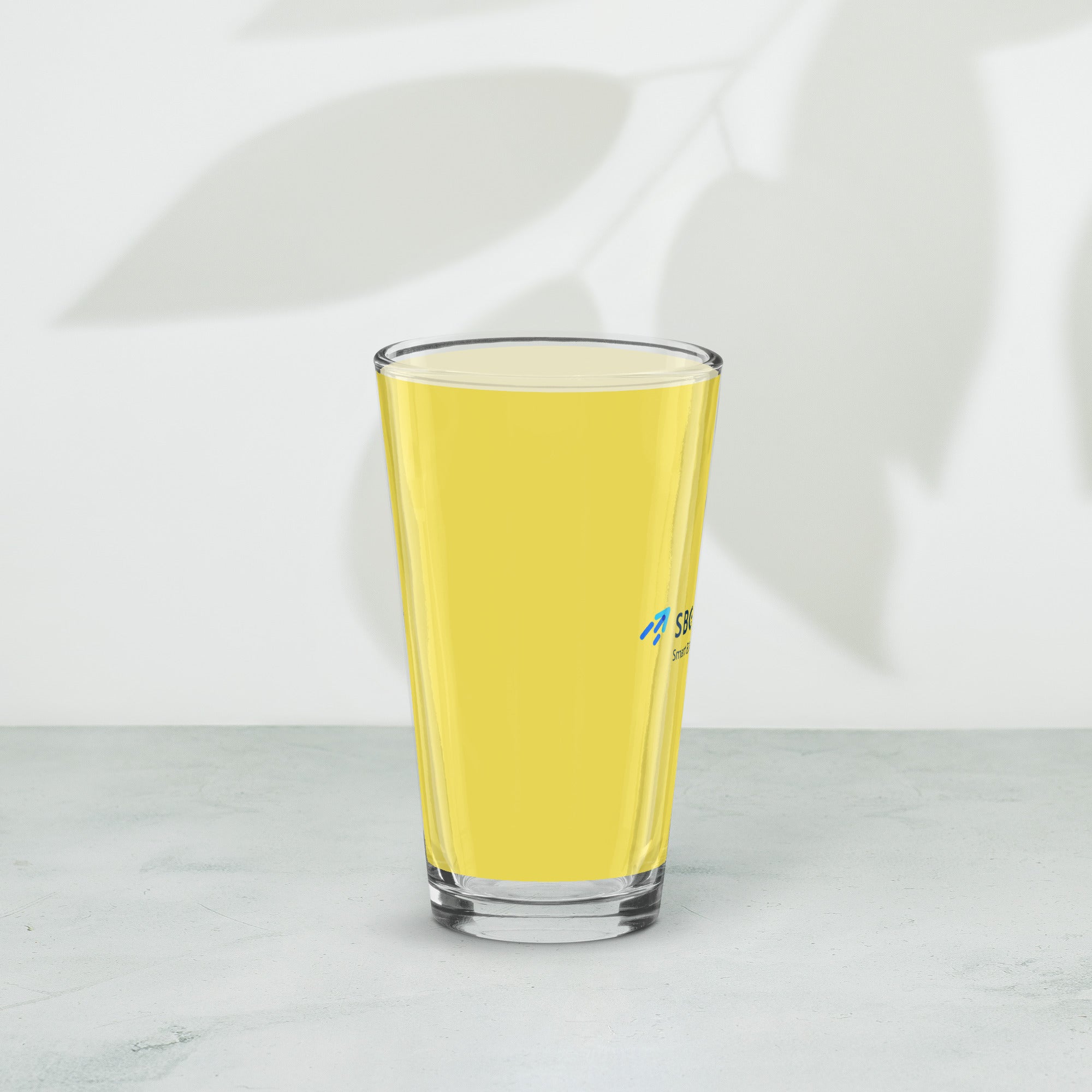 Shaker pint glass